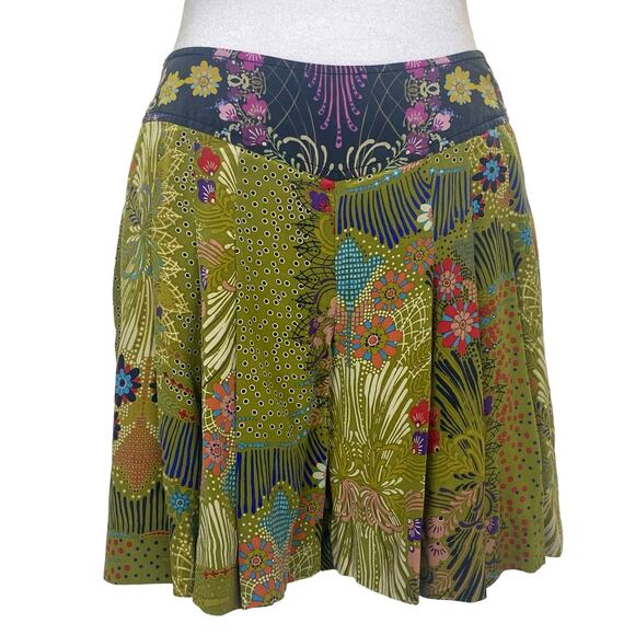 ROBERT GRAHAM Silk Floral Print Shorts Womens Sz 4 Green Skort Flowy Geometric - Picture 1 of 13